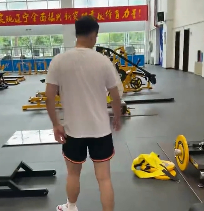 赵继伟归队训练！体型胖了点，今夏需弥补隐患，下赛季或遭挑战！