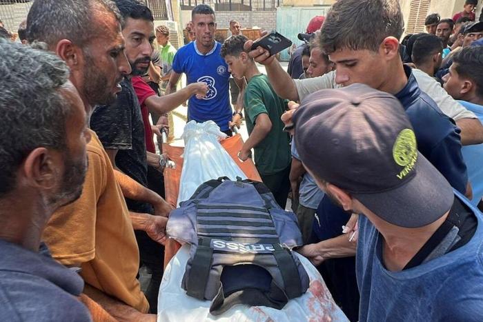 以色列袭击加沙医院，致至少20人死亡，含为美联社、半岛台等媒体工作的5名记者怎么可以错过