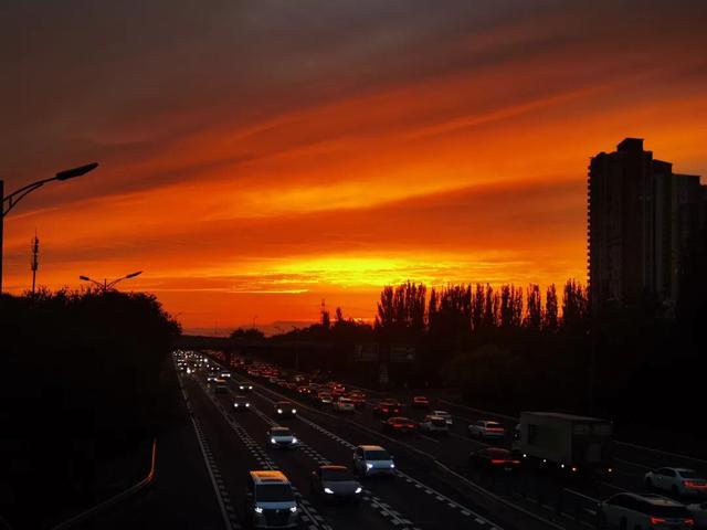 北京七夕限定晚霞，中国式浪漫拉满！