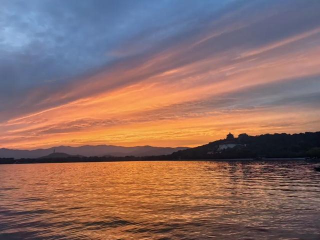 北京七夕限定晚霞，中国式浪漫拉满！
