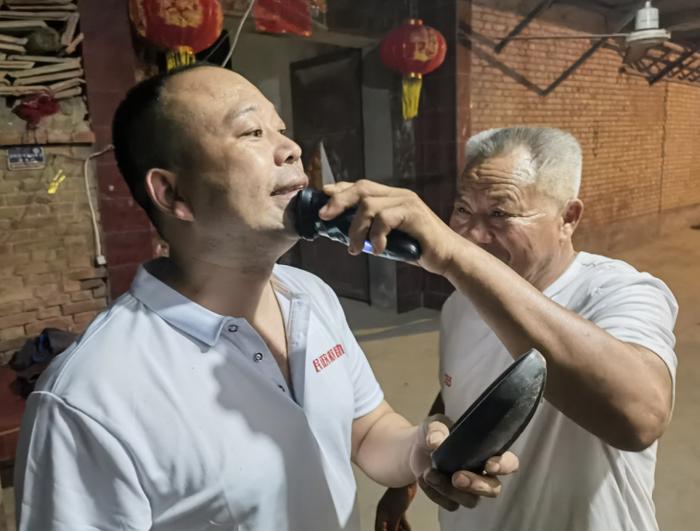 困在砖厂里的智障工人