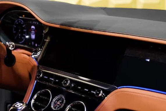 宾利欧陆GT，以混动心脏唤醒赛道基因，用百年匠艺重塑移动艺术