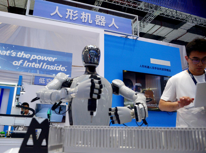 人形机器人竞逐资本市场 一边冲刺ipo 一边扩 朋友圈
