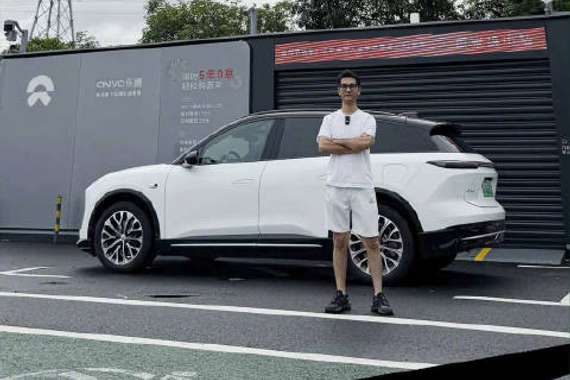 开蔚来ES6体验国庆只换电，怪不得都说蔚来车主都不会用充电枪！