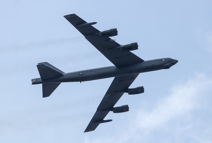 武力示威加码,3架B-52飞往委内瑞拉近海空域