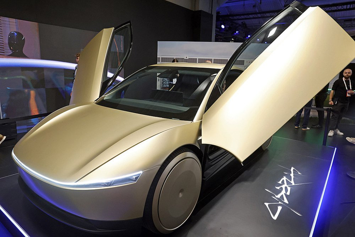 马斯克:明年一季度推第三代人形机器人,二季度Cybercab投产