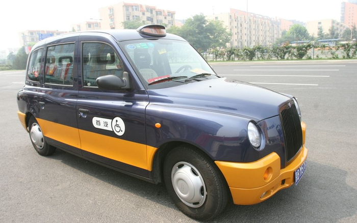网约时常难成功、坐轮椅上车顶着头,预约一辆无障碍车咋这么难?