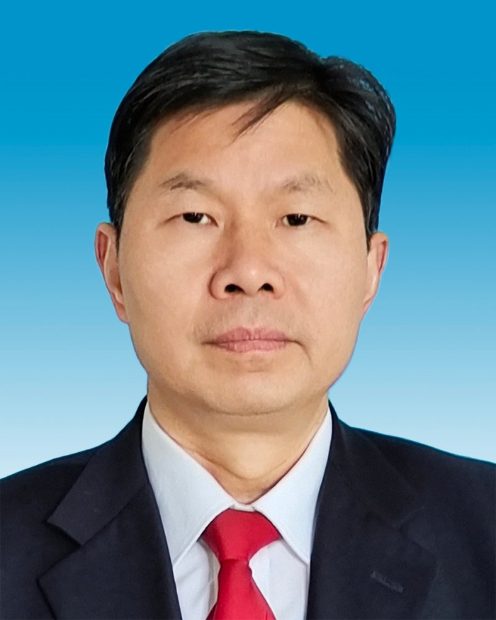 胡跃龙(中专学历),拟破格提拔