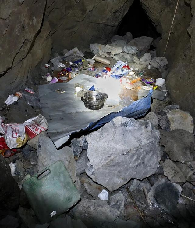 官方媒体披露四川康定市竹林金矿重大涉险亡人事件始末