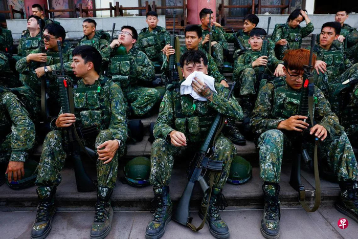 “战争一旦开始，你们义务役先上，职业军人殿后”