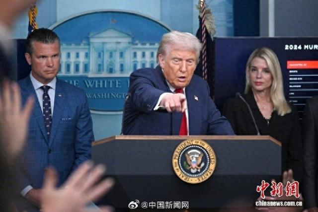 特朗普致信施压以总统，呼吁赦免内塔尼亚胡