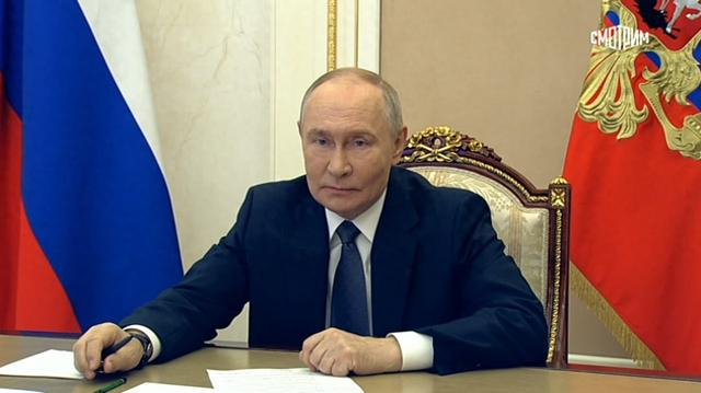 普京线上出席“斯大林格勒”号核动力破冰船龙骨铺设仪式