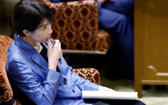 不到一个月,高市早苗被石破茂批了三次