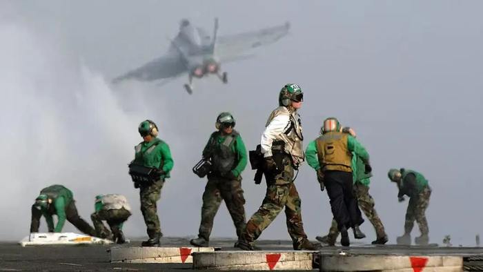 美巡洋舰红海误击友机细节曝光：错把“超级大黄蜂”当胡塞武装导弹击落