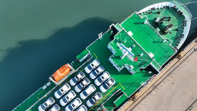 1386亿美元!特朗普关税下,越南对美出口额缘何越走越高?