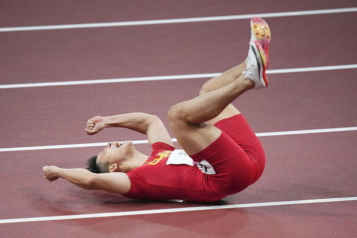 再见！10次“破十”的苏神，以及那个在逆境中坚守的苏炳添