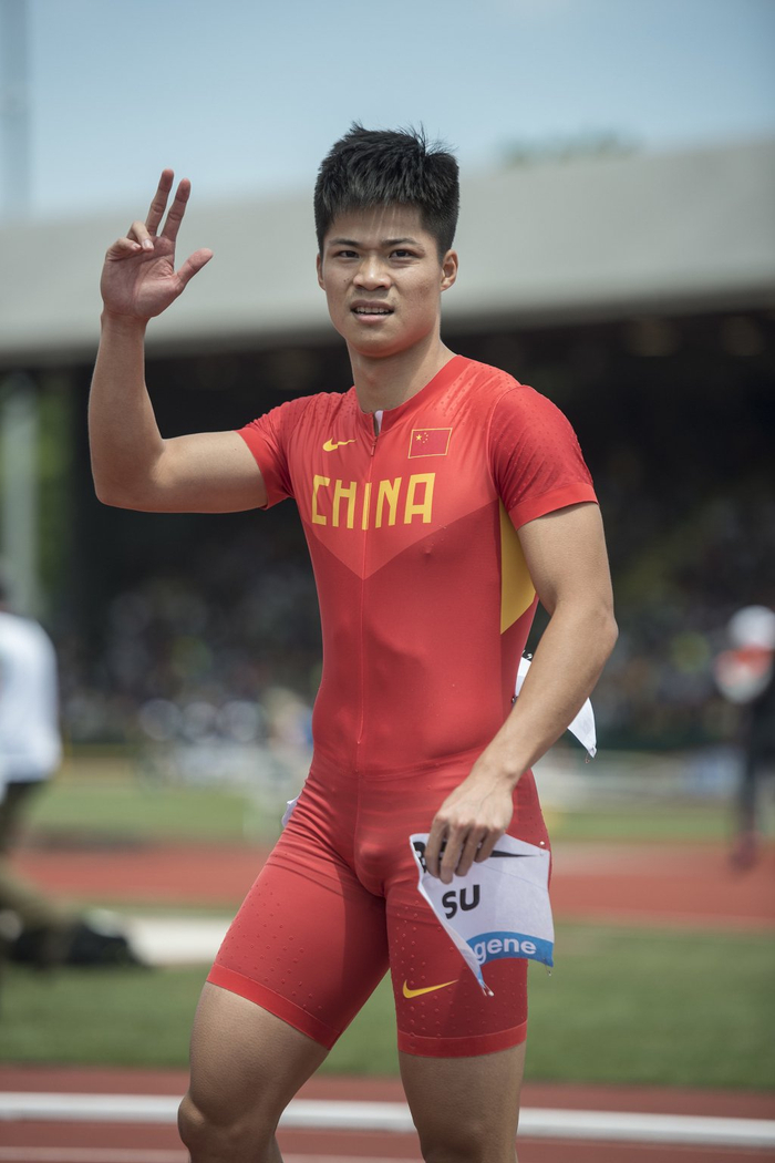 再见！10次“破十”的苏神，以及那个在逆境中坚守的苏炳添