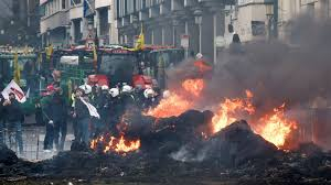 拖拉机围城记，欧盟27国农民“硬核逼宫”？