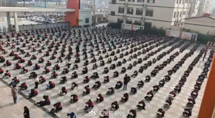 河南高中寒风中考试引关注