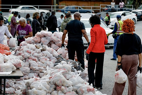 当美国人被一条“斩杀线”击中...