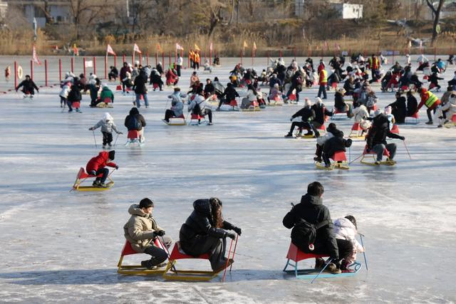 圆明园冰场开放,位于福海、凤麟洲两大水域