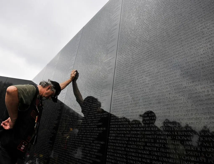 特朗普，不到一年打7国