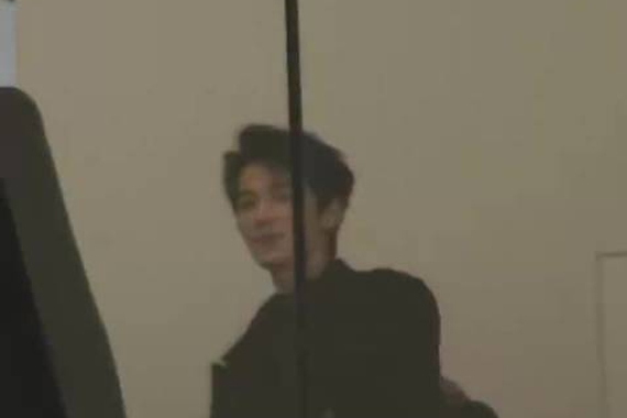 邀请小幸运们仔细听一下背景画外音