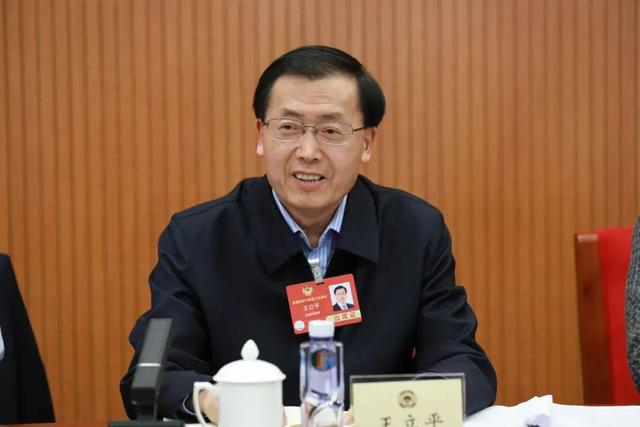 张宝娟，任新职