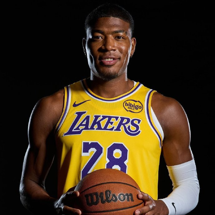 「救星」还是「绳人」？八村垒复出引热议，湖人球迷：领绳的终于回来了！