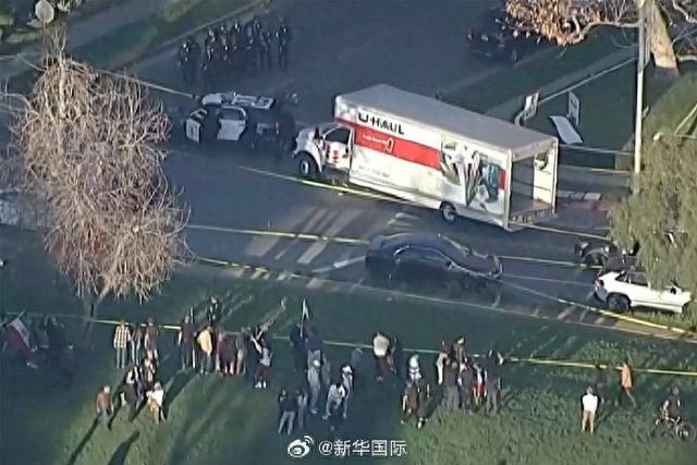 洛杉矶集会卡车冲入人群，至少两人轻伤