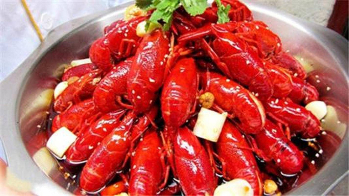 家常油焖大虾：简单做法，美味满分！