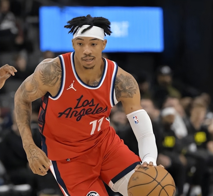 快船别再薅羊毛了！连续三年双向合同，近7战场均14+3！该转正他