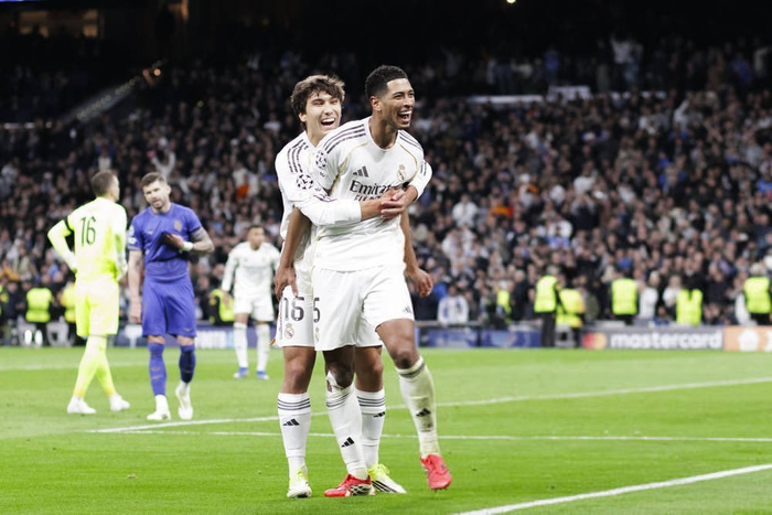 不知道未来会怎么样，但哪怕只有一刻