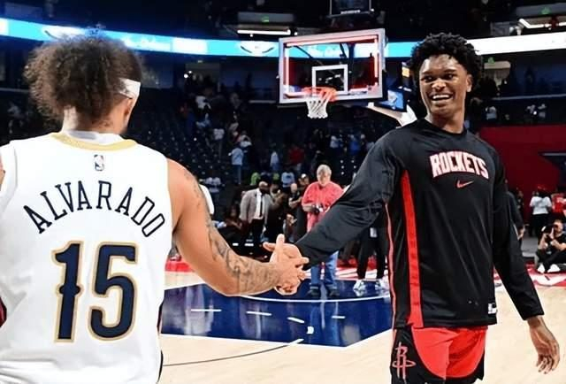 阿门和阿尔瓦拉多一笑泯恩仇，火箭有意引入控卫，小霍勒迪或走人