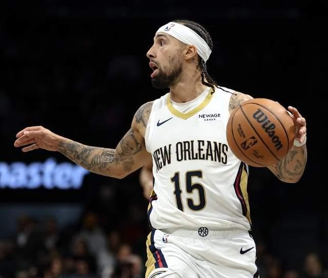 阿门和阿尔瓦拉多一笑泯恩仇，火箭有意引入控卫，小霍勒迪或走人