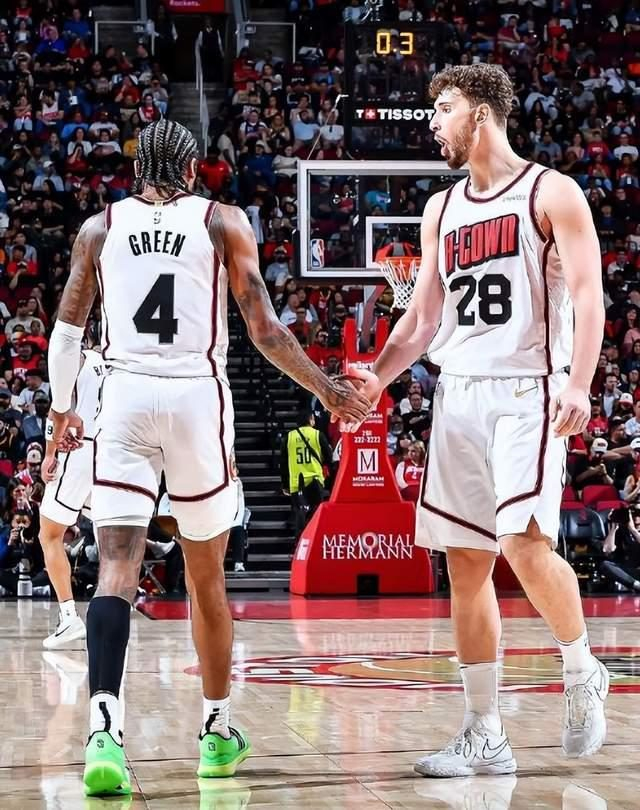 阿门和阿尔瓦拉多一笑泯恩仇，火箭有意引入控卫，小霍勒迪或走人