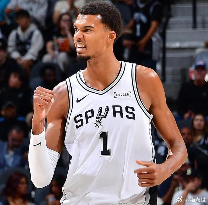 三大铁卫锁乔治，文班33+10+2封盖，马刺双杀爵士3连胜宣战火箭