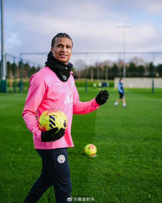 摩纳哥曾有意引进曼城后卫阿克，因资金问题放弃