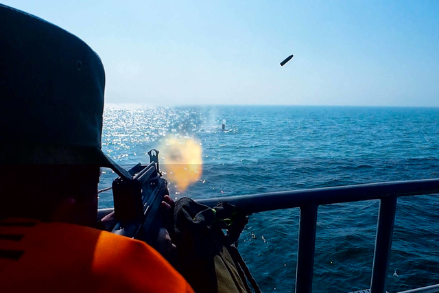 东部战区:快速锁定跟踪,开火!