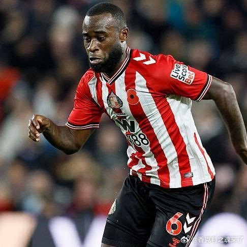 利物浦瞄准绍洛伊备选右后卫，同时关注荷甲双星