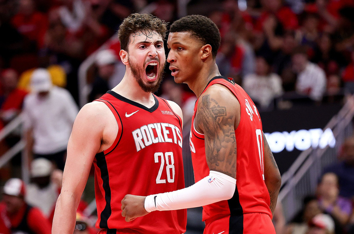 火箭三连胜，紧追掘金马刺，申京39+16大放异彩，他值得全明星？