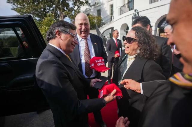 这个狠人,去了白宫