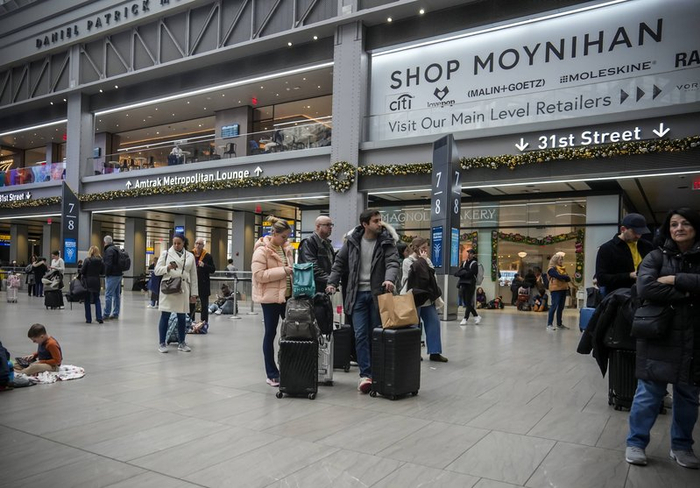 涉160亿美元，特朗普被曝“冠名勒索”，民主党炸了