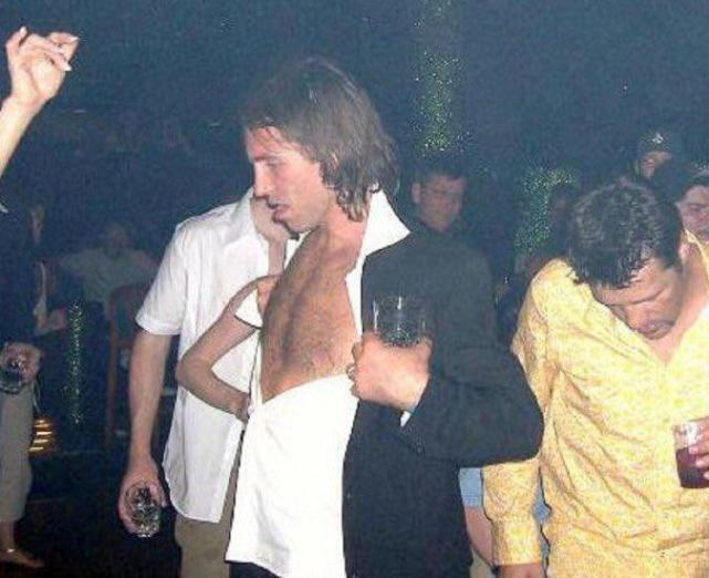 NBA球星喝醉后都什么样？乔丹判若两人，最后一位“人设”崩塌