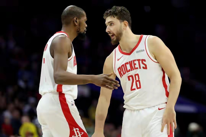 鲍尔被交易后又被裁掉，伤病问题吓坏各队，球迷喊话火箭快出手