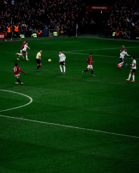 曼联二月赛程过半，摄影师Daniel Parker记录首战