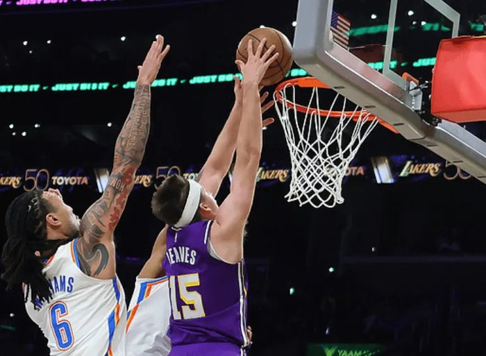 里弗斯谈下半场低迷原因：犯规没吹影响心情！还是太依靠罚球了！