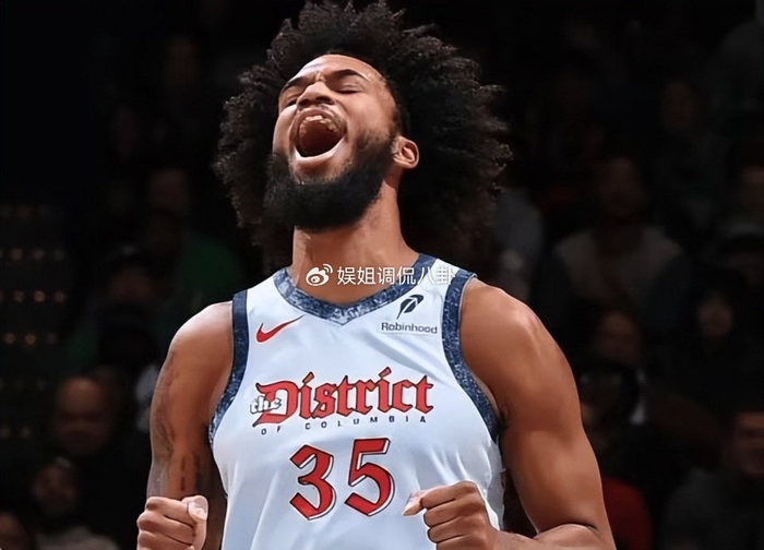 交易浓眉捡宝！选秀力压东契奇天才，19分钟砍22+5，年薪才308万