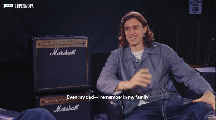 卡拉菲奥里回忆青训被迫改踢后卫，坦言曾委屈落泪