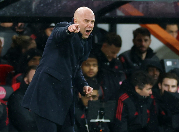 赫斯基谈克洛普与斯洛特执教差异，称后者调整锋线更困难